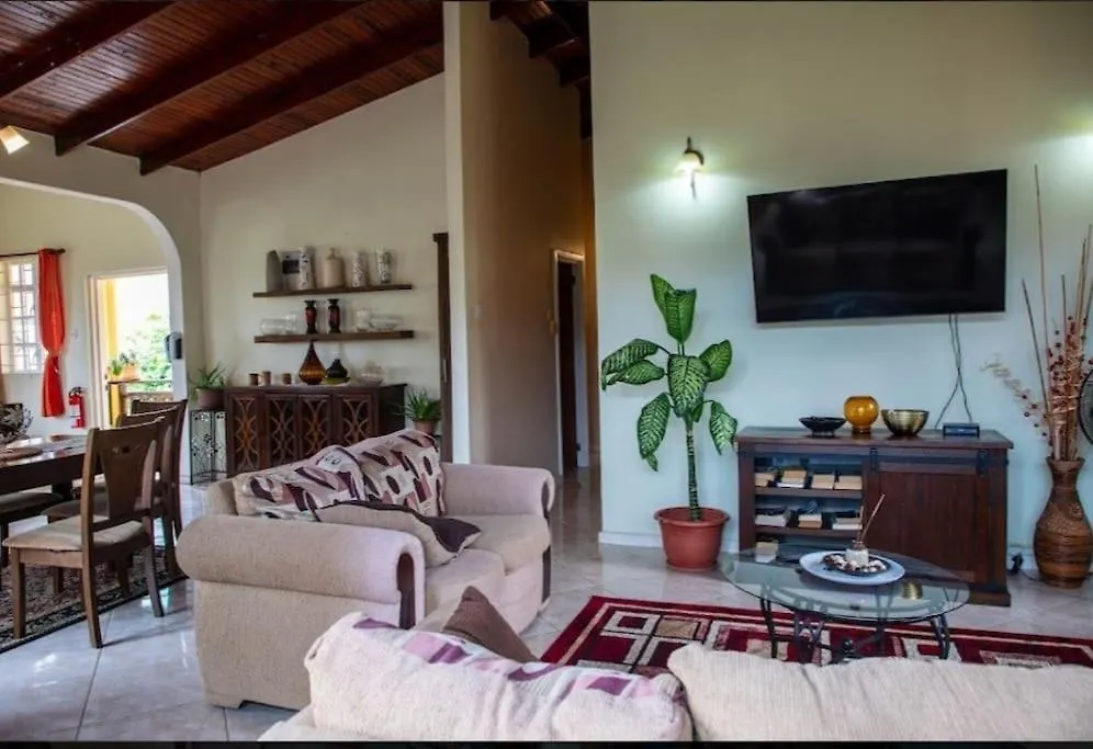 Lush Green Villa With Mountain And Garden View Κάστρις Αγία Λουκία