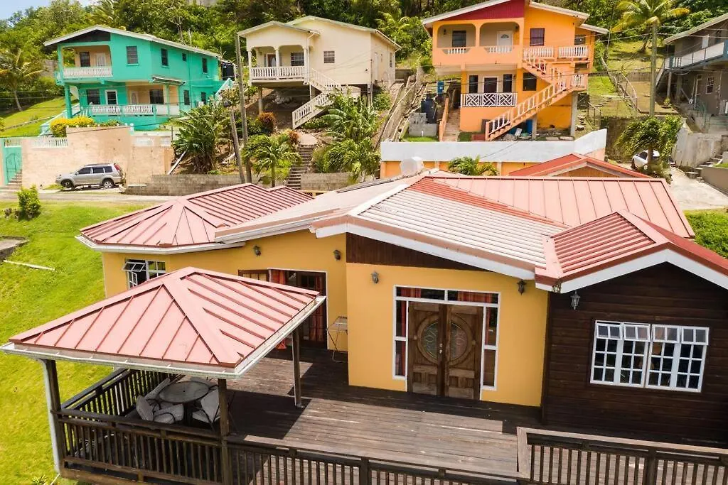 Lush Green Villa With Mountain And Garden View 卡斯特里 公寓